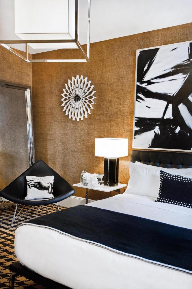 Superior Queen Room interior